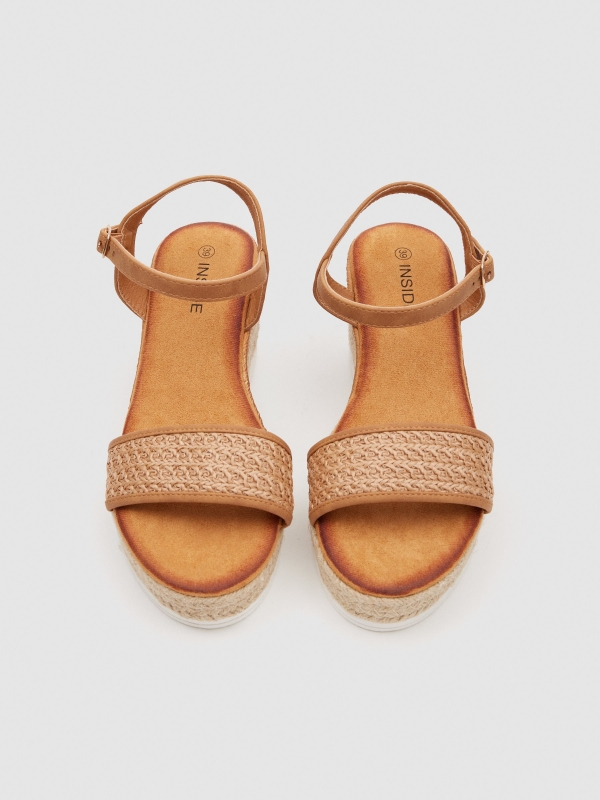 Wedge raffia strip light brown detail view