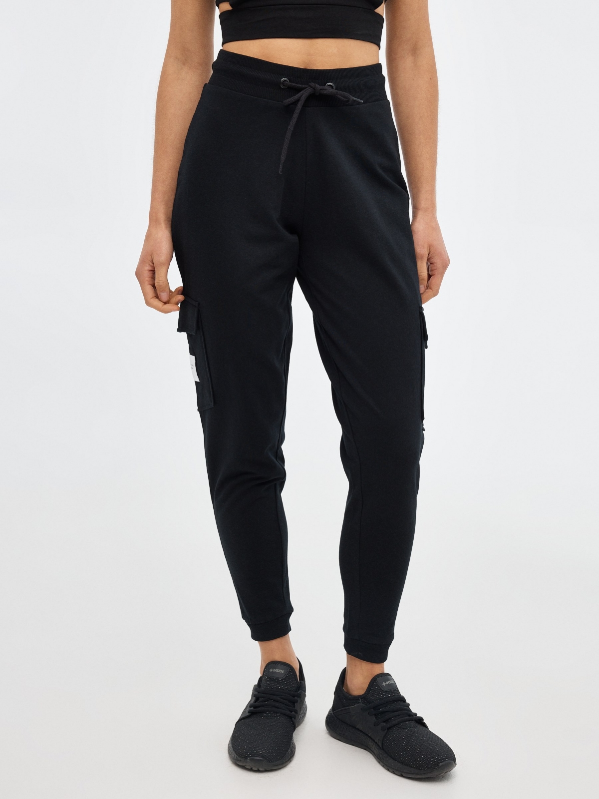 Pantalón jogger de felpa negro vista media frontal