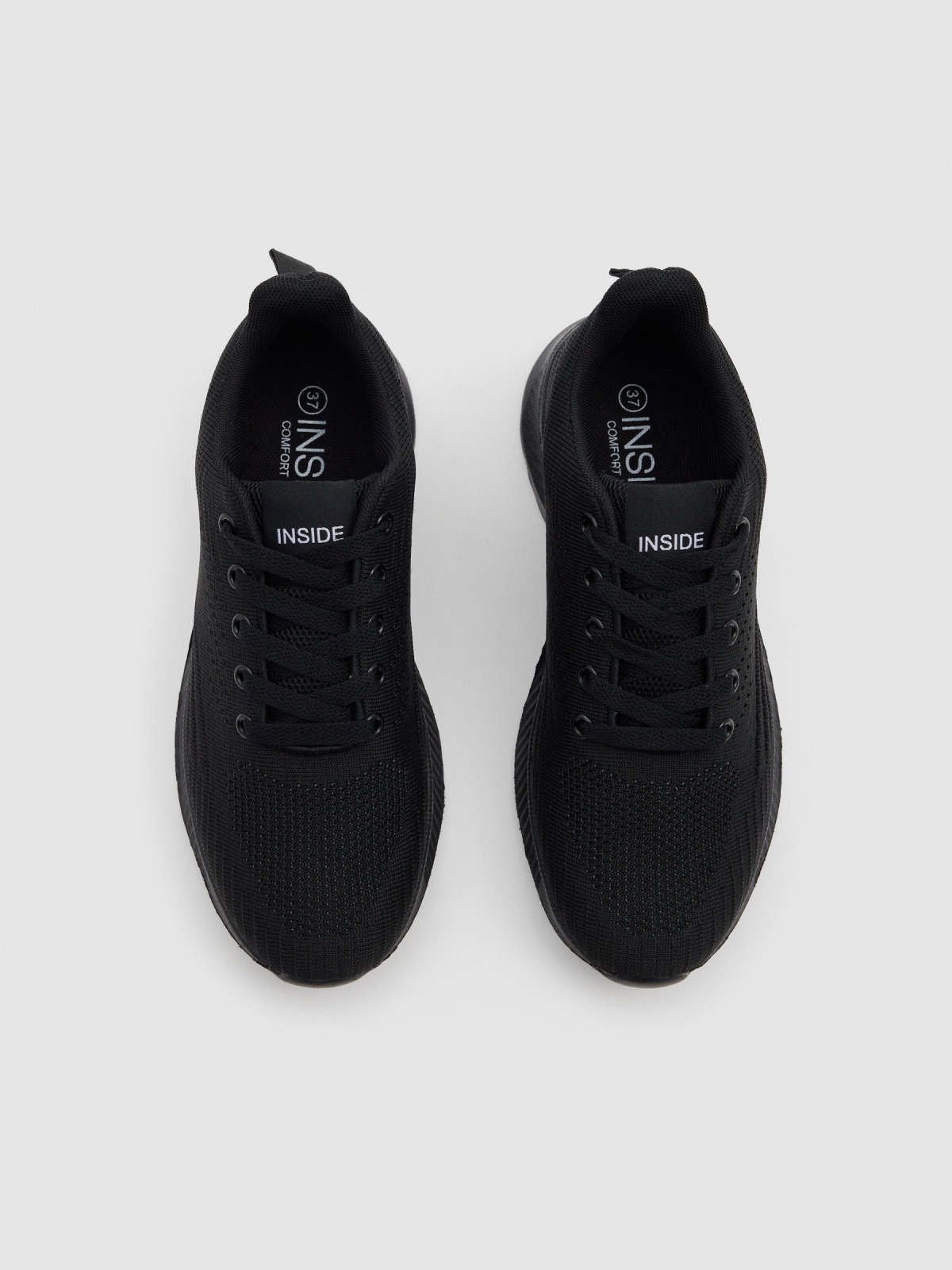 Basic running sneaker black zenithal view