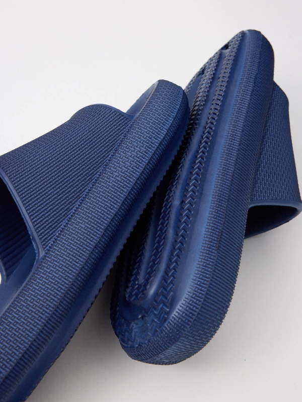 Beach flip flops with platform navy detail view