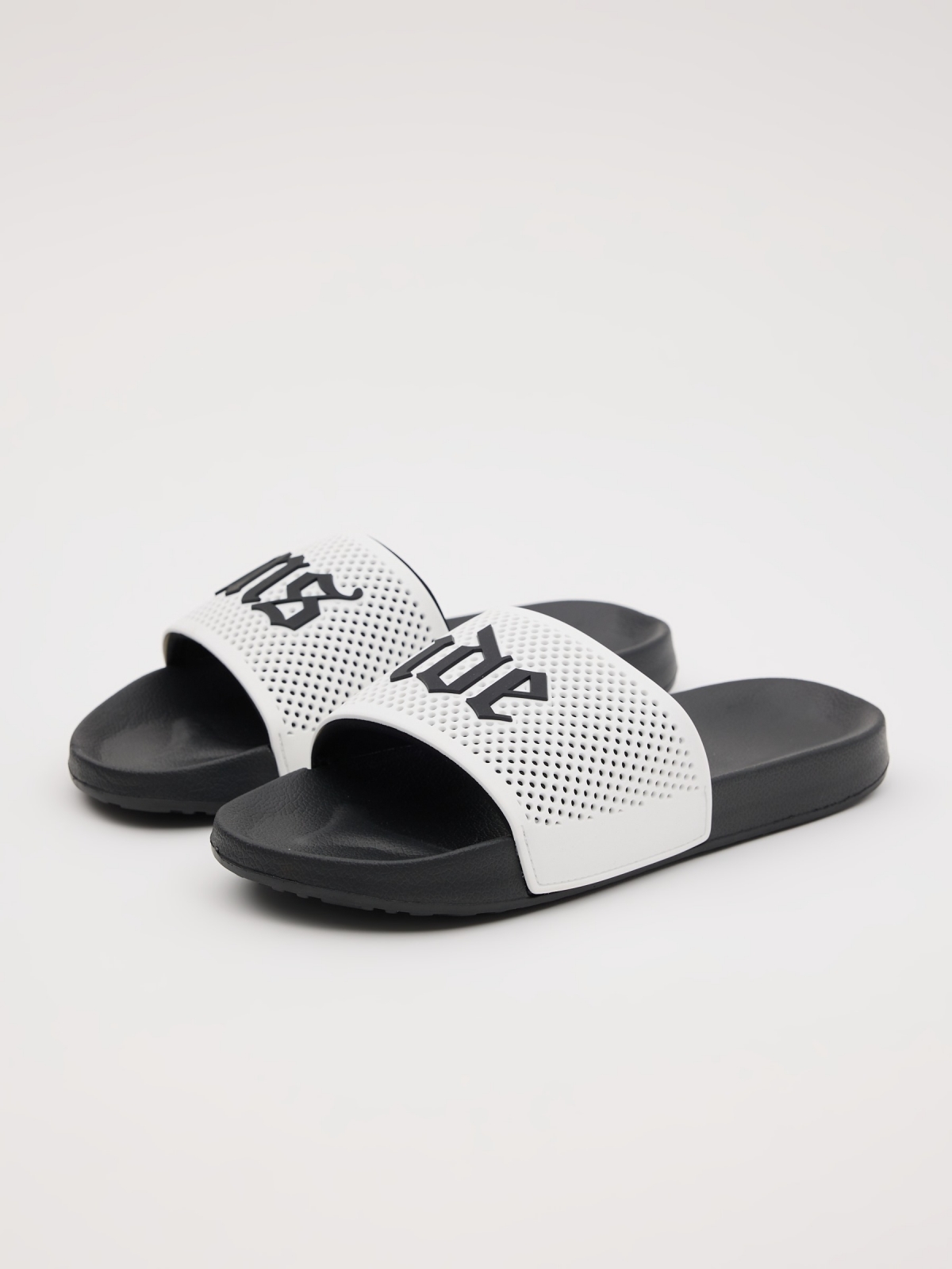 Flip-flops impressos preto vista frontal 45º