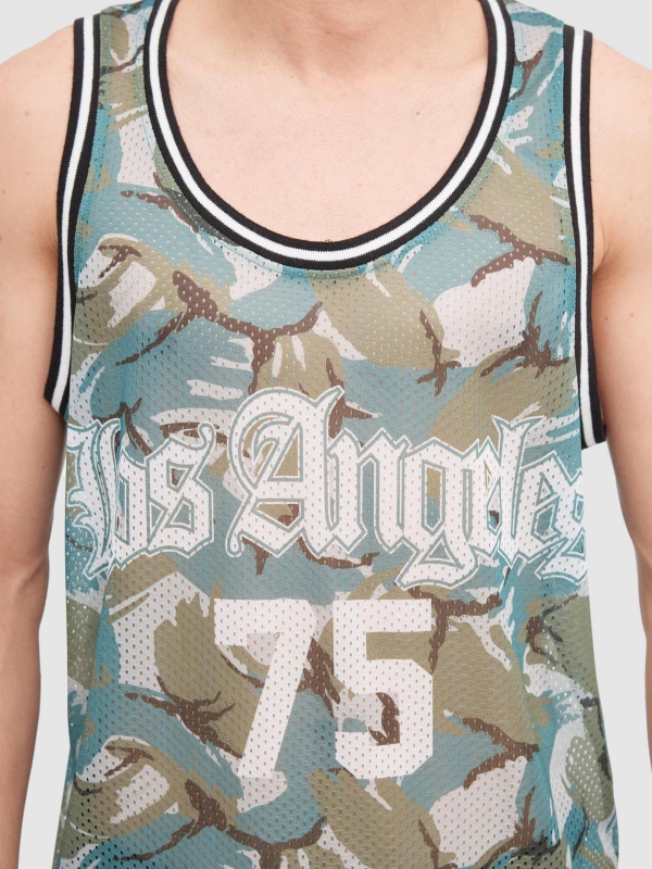 Camouflage sports T-shirt greyish green detail view