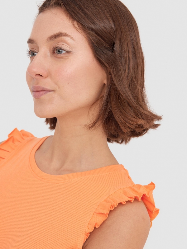 Ruffled sleeve T-shirt salmon detail view