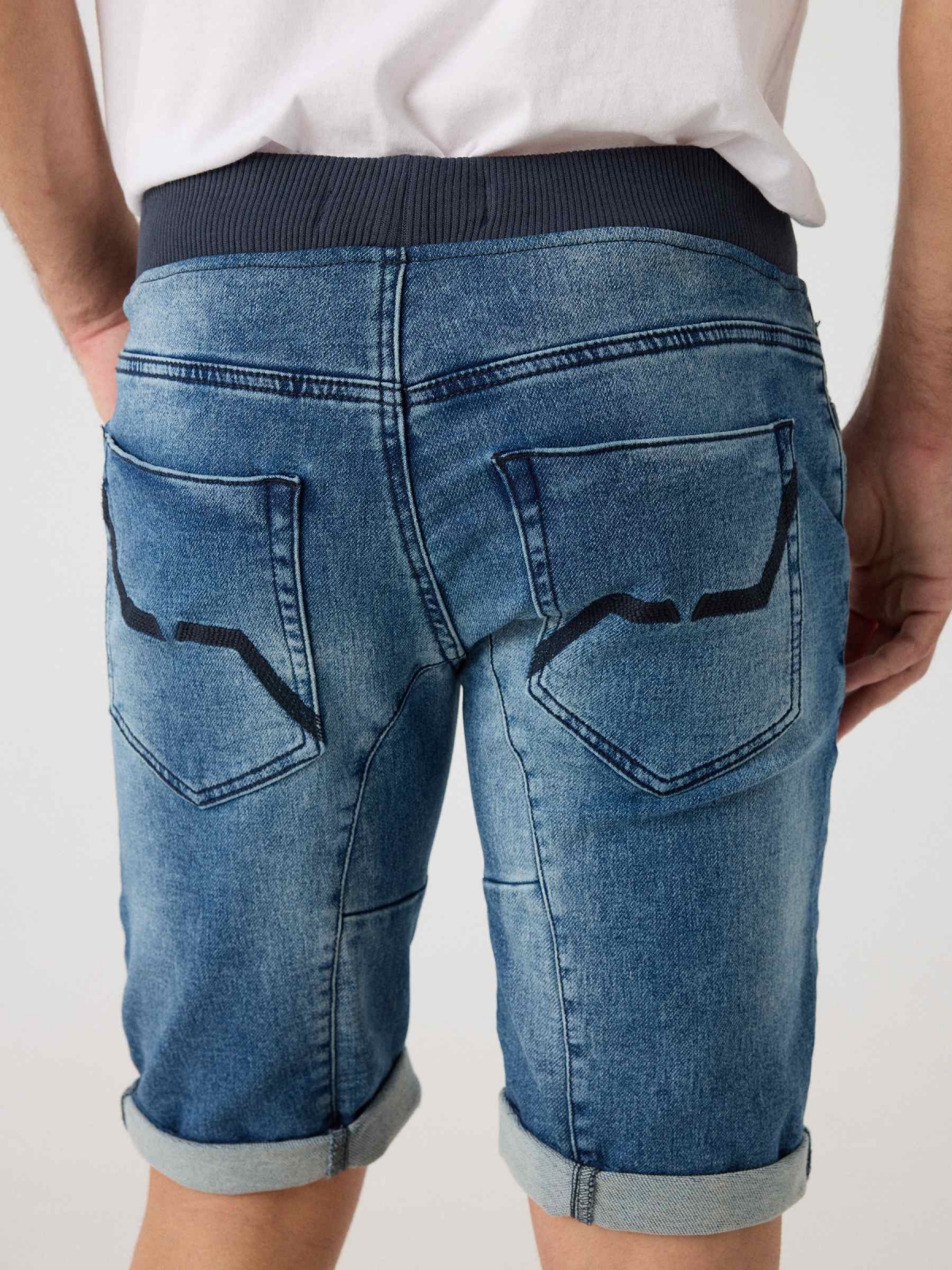 Adjustable waist denim bermuda blue detail view