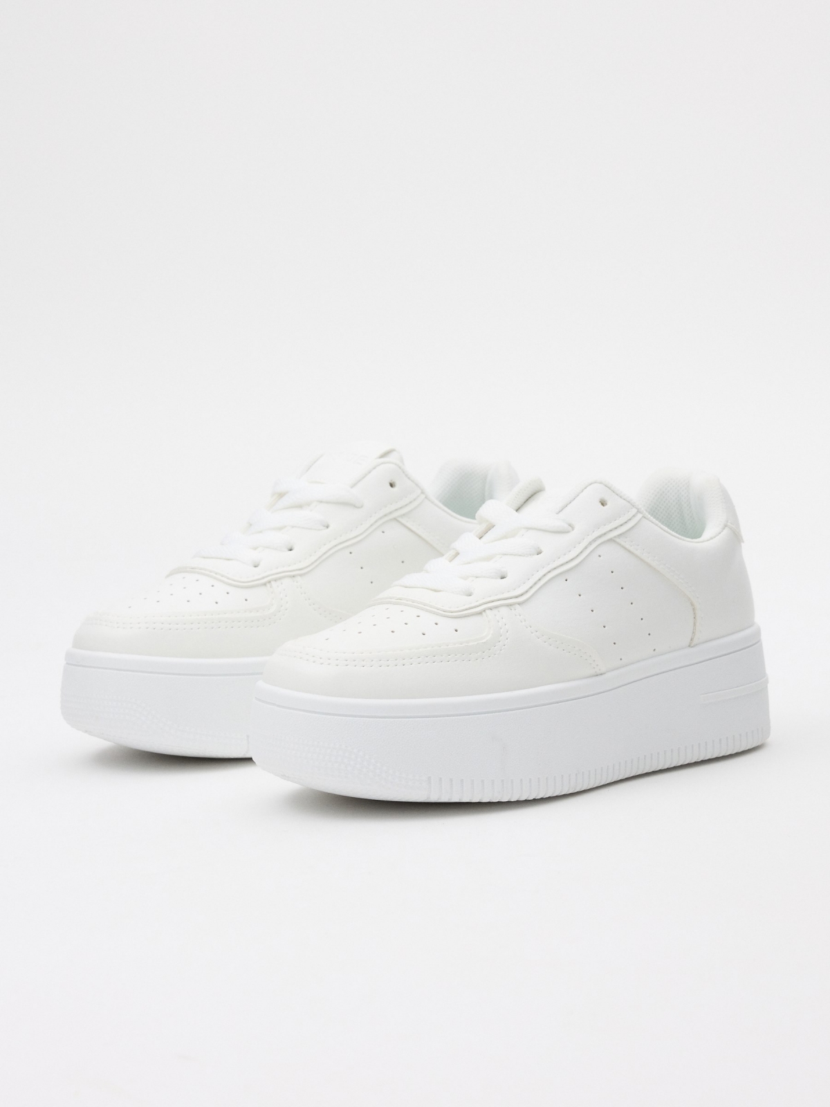 Basic platform sneaker white 45º front view