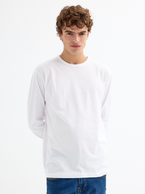 Basic long sleeve t-shirt white middle front view