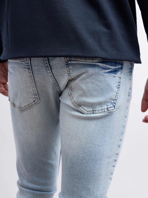 Light denim skinny jeans blue detail view