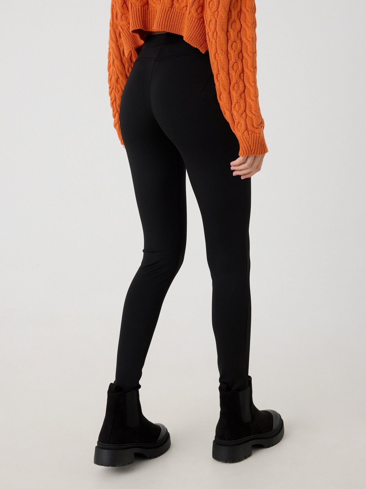 Basic push up leggings black middle back view