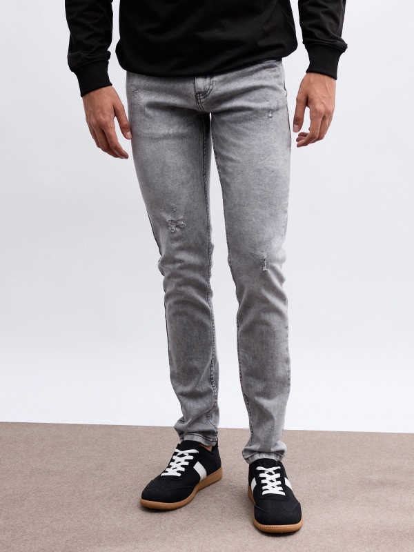 Grey super slim jeans grey middle front view