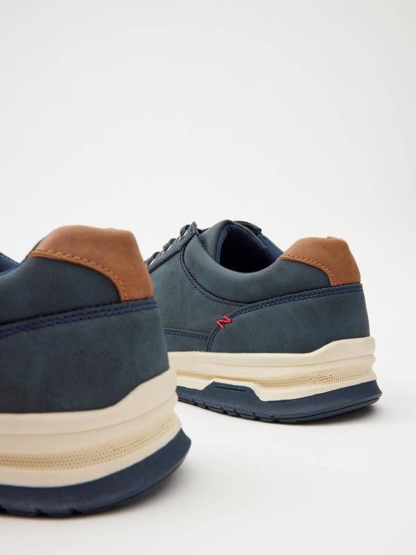 Classic lace-up shoe blue detail view