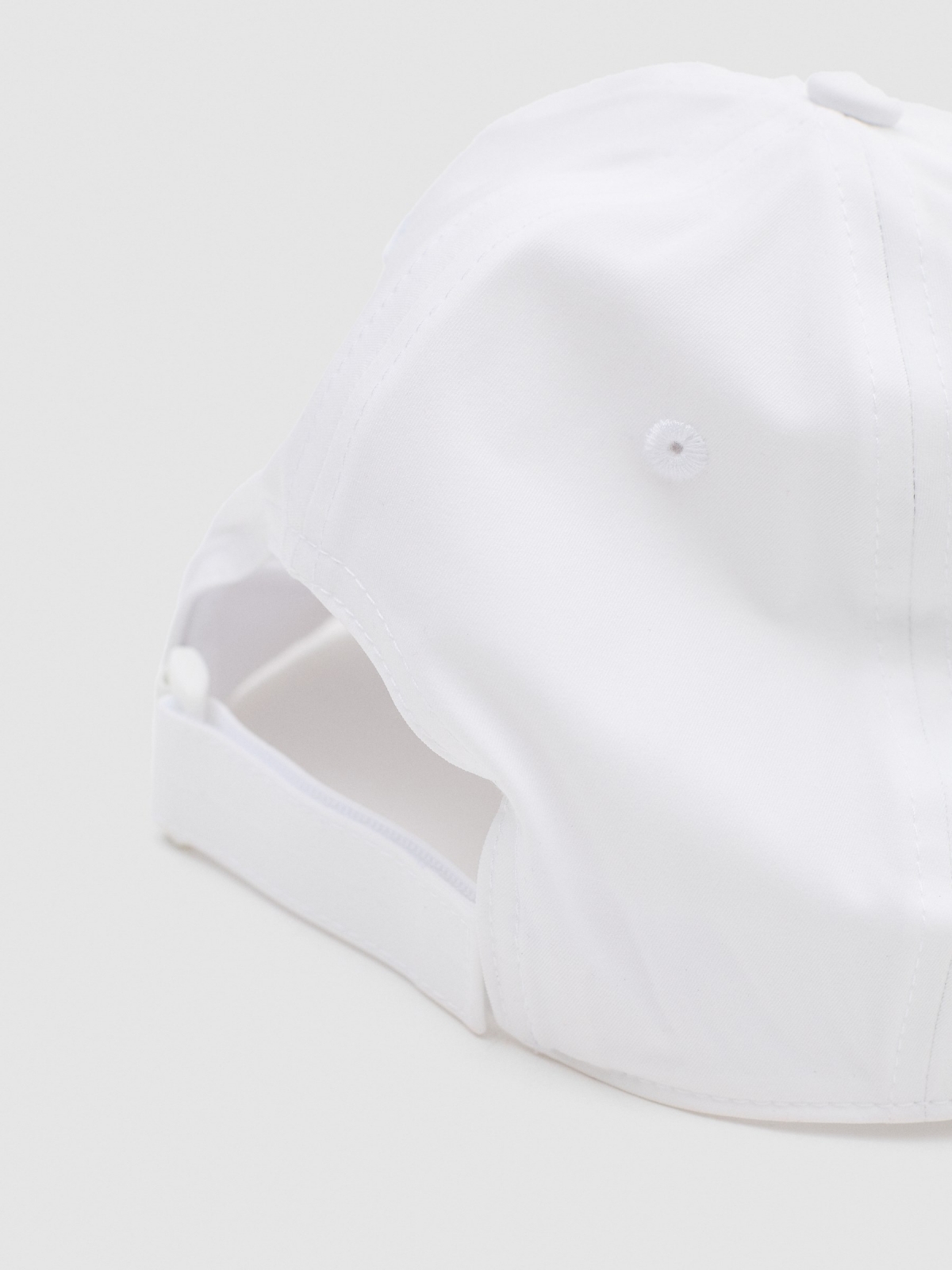 White Insiders baseball cap white detail view