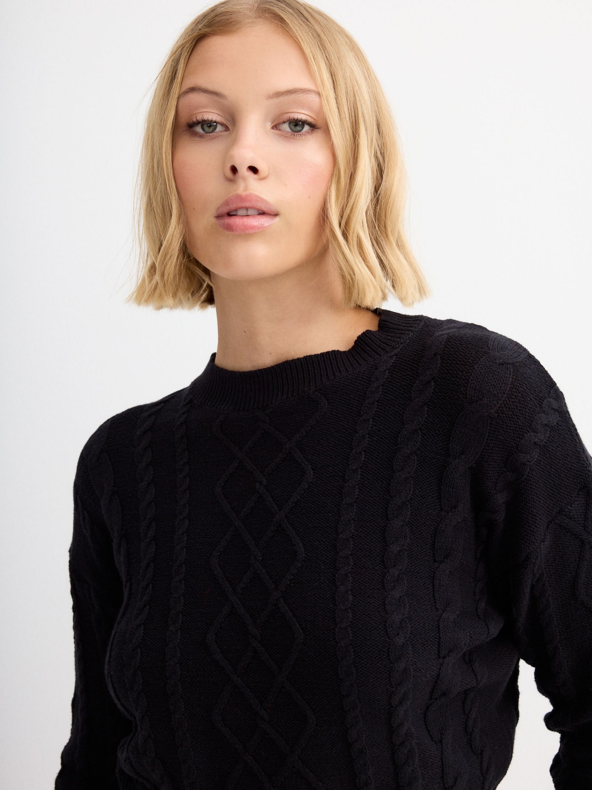 Braided crop jumper black detail view