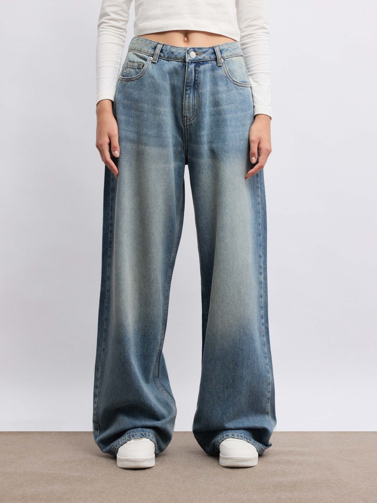 Blue washed wide leg high rise jeans blue middle front view