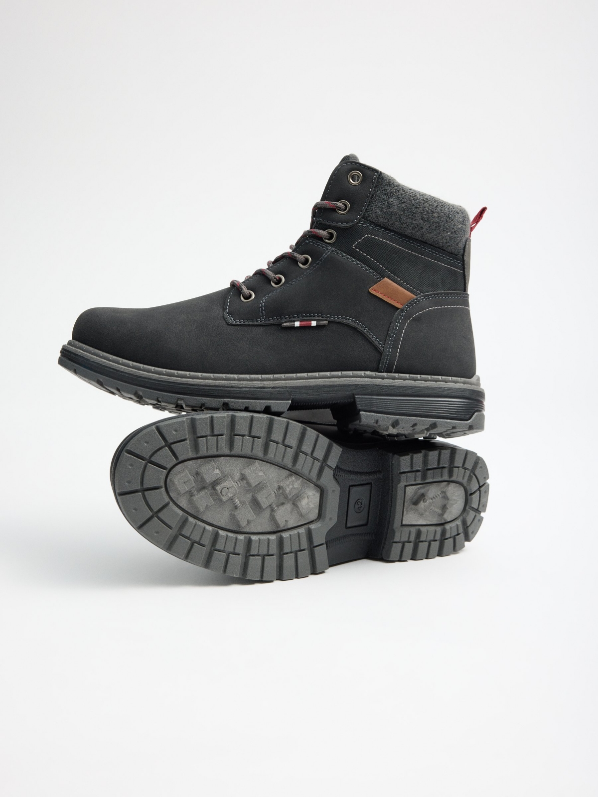 Mountaineer boot leather effect black detail view