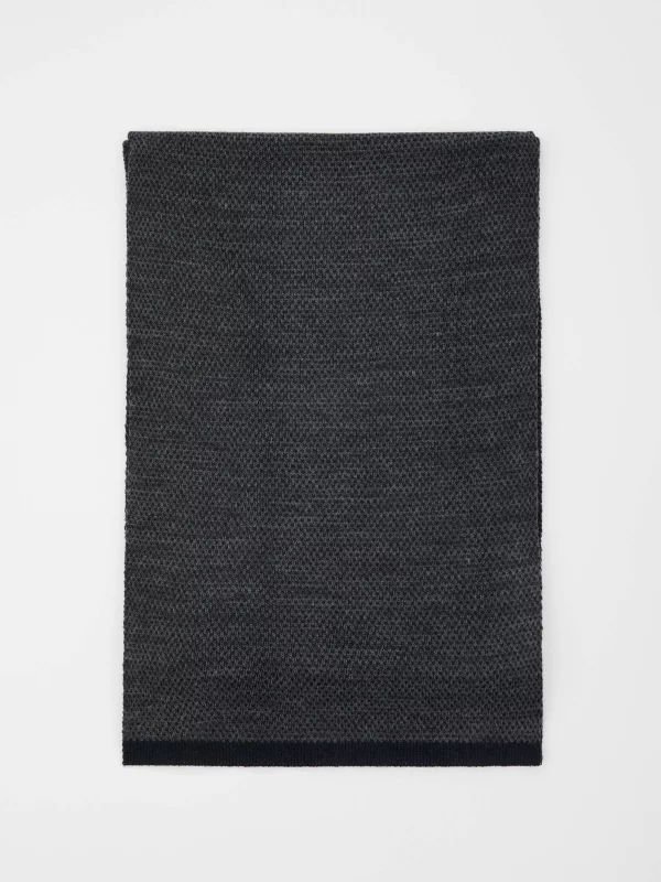 Men's scarf grey rolled view