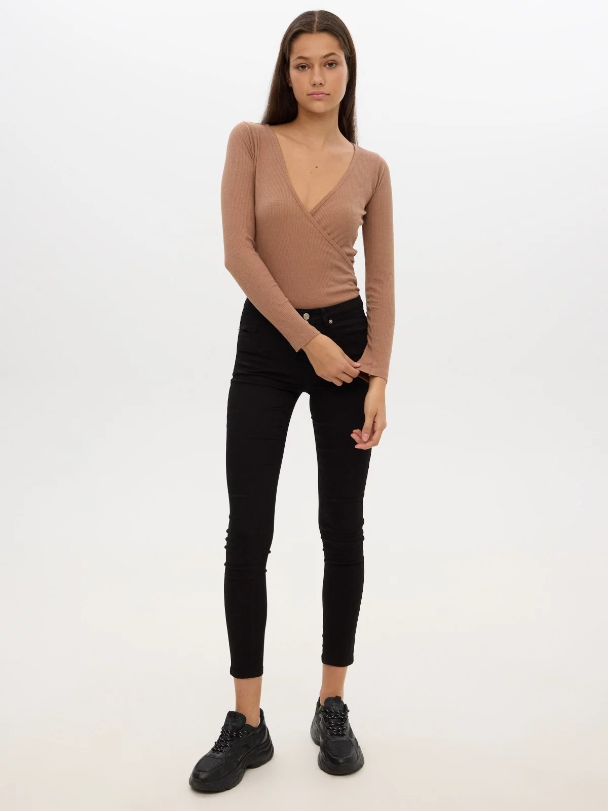 Jeans skinny mid rise negro vista general frontal