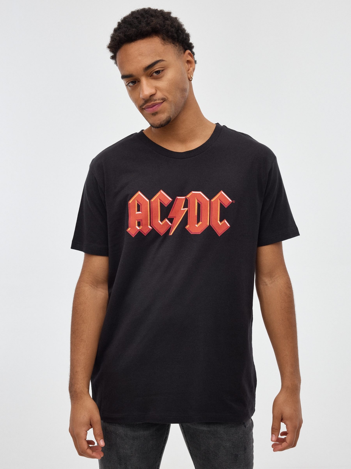 Camiseta negra ACDC negro vista media frontal