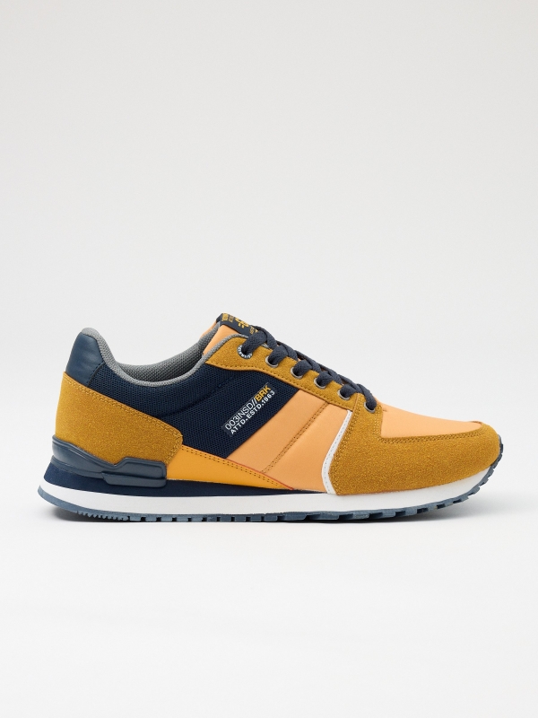 Deportiva casual combinada mostaza