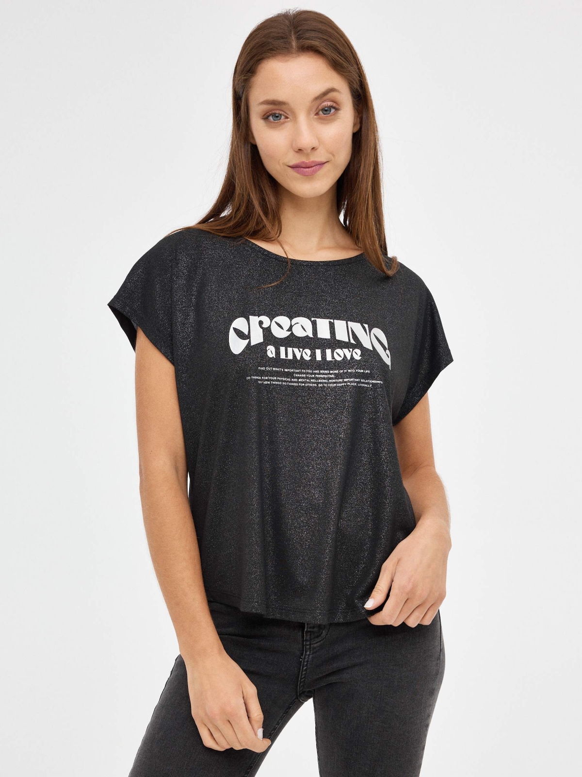 Criar T-shirt preto vista meia frontal