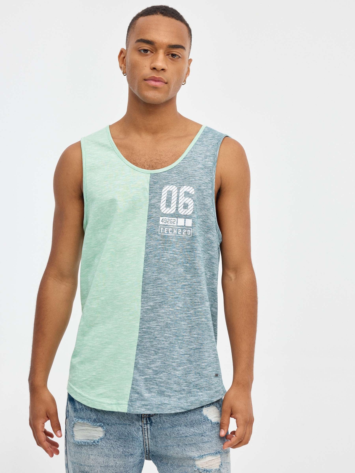 Camiseta TECH220 menta vista media frontal