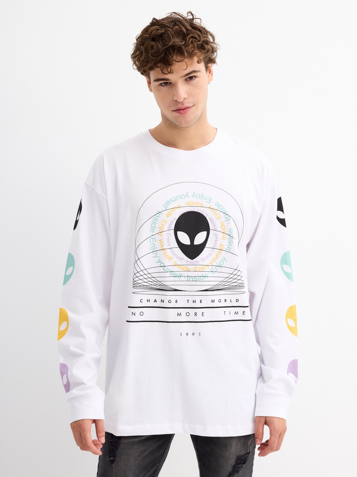 T-shirt com print Aliens branco vista meia frontal