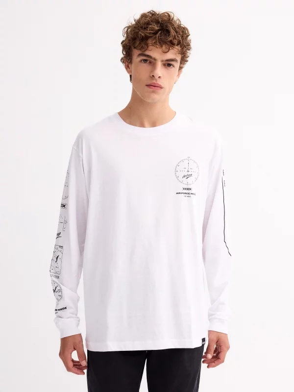 Compass print t-shirt white middle front view