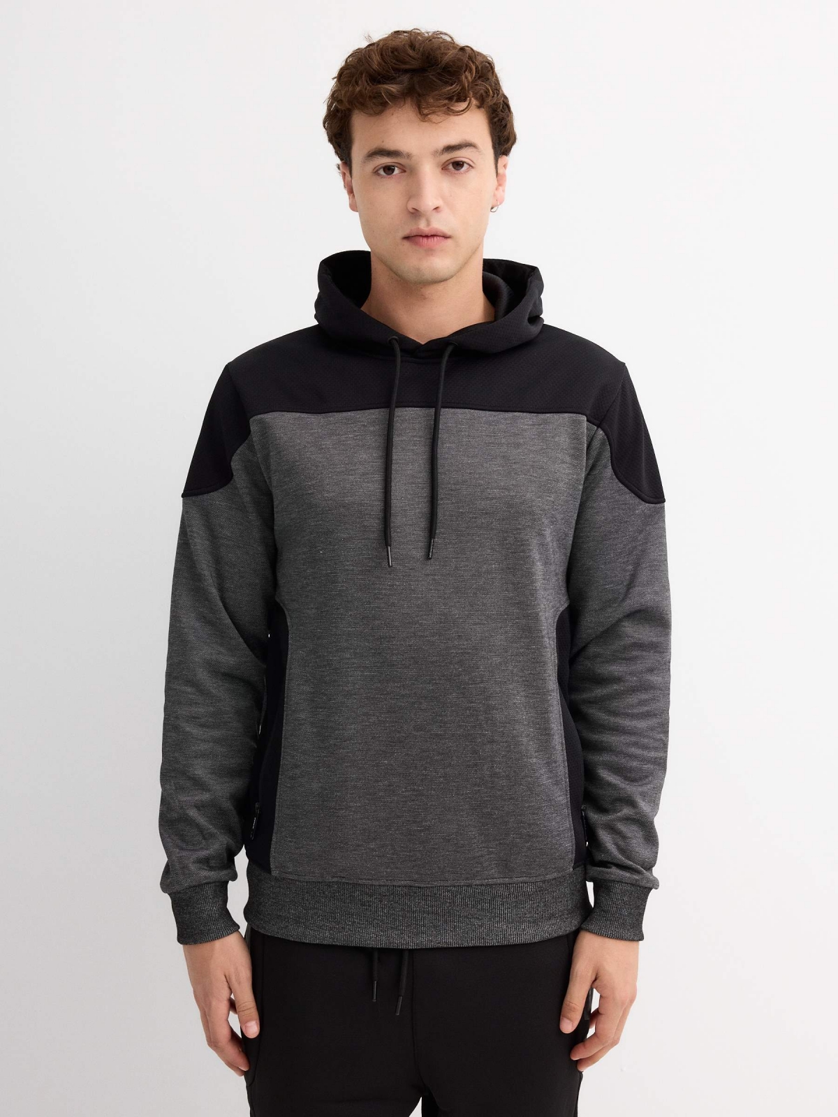 Sweatshirt com textura preto vista meia frontal