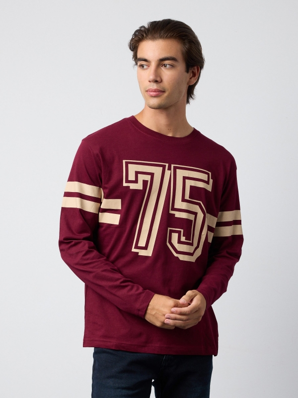 Graphic print T-shirt 75 burgundy middle front view