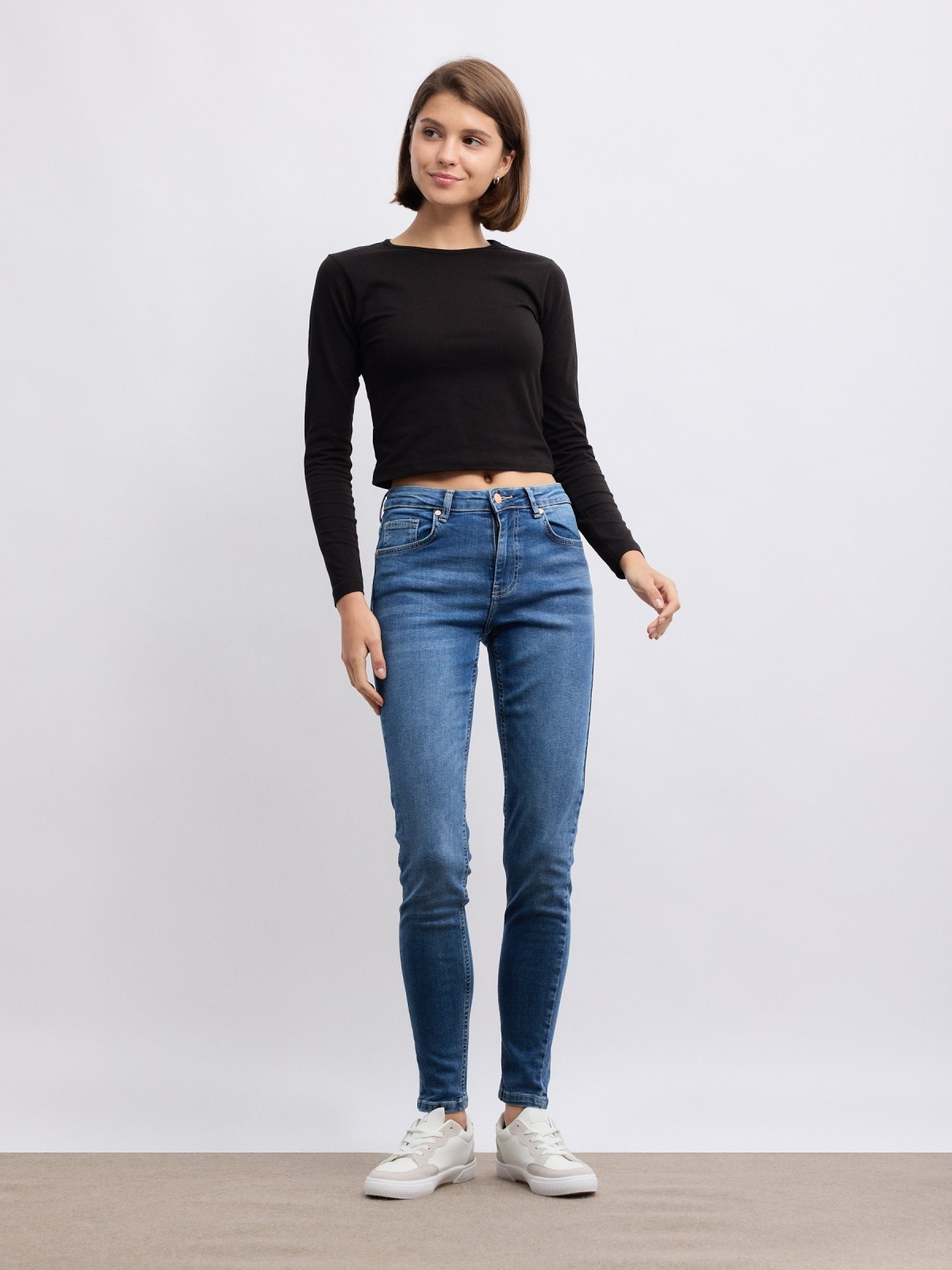 Jeans skinny denim tiro medio