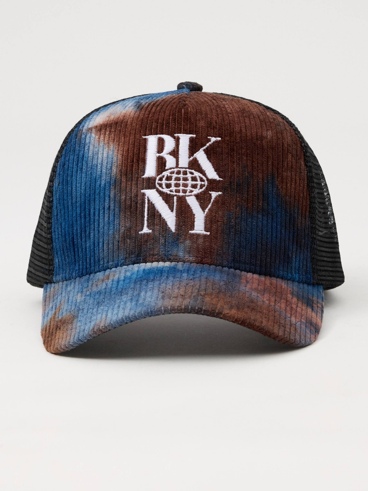 Printed trucker cap