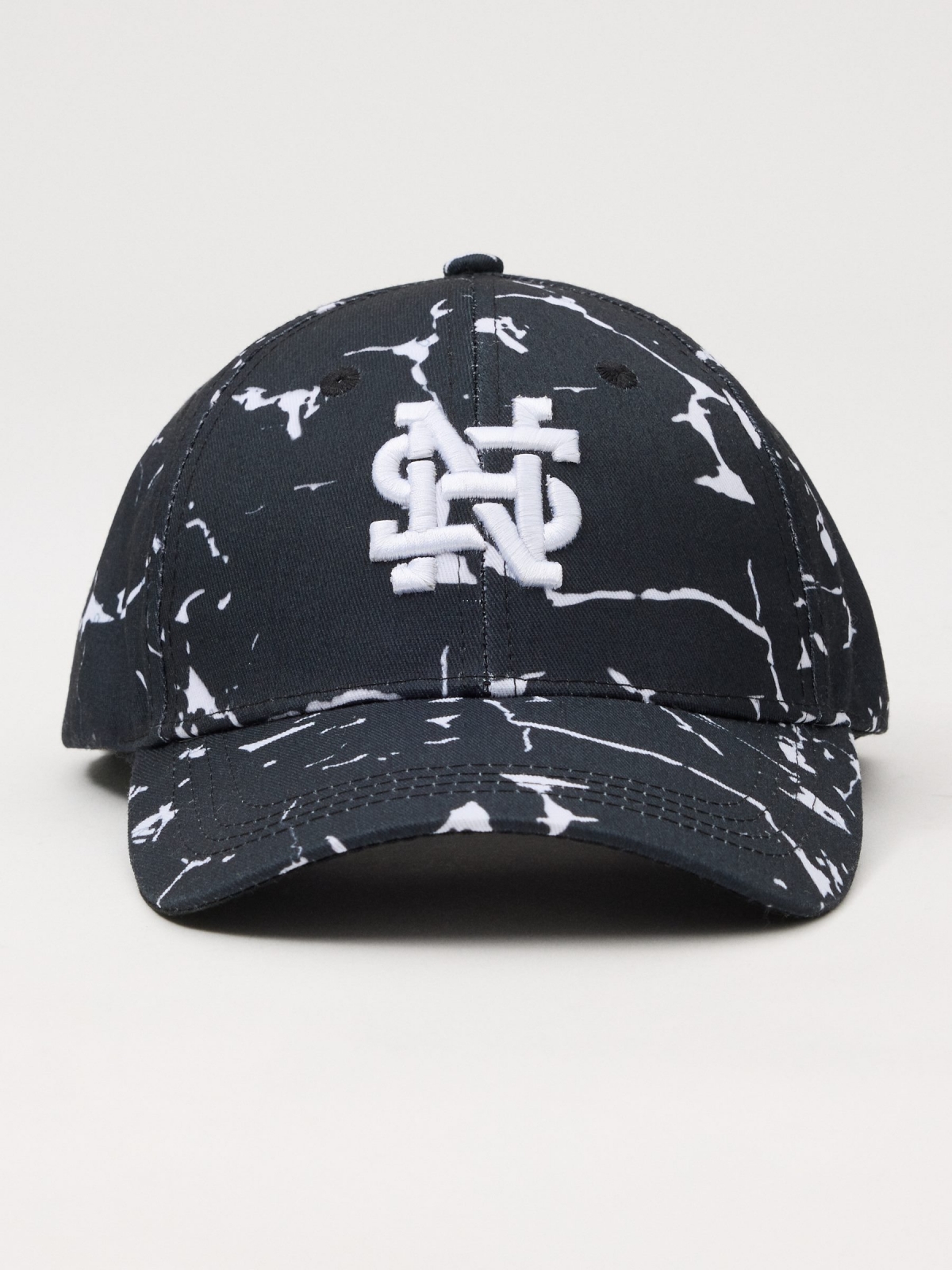 Print cap with embroidery