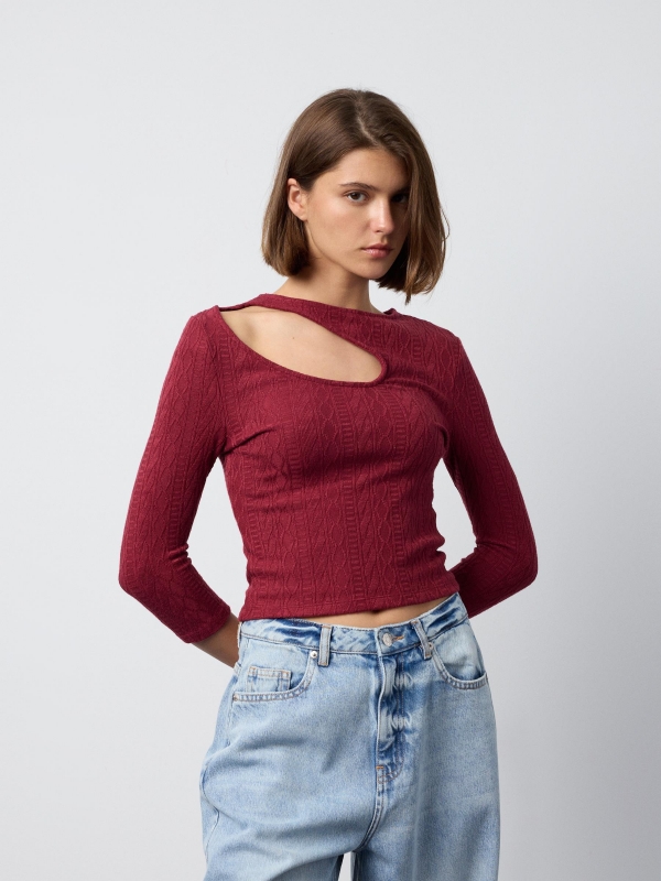 Knitted crop top with pattern garnet middle front view