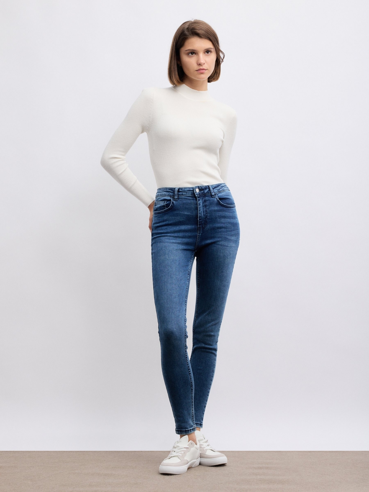 Basic blue skinny jeans