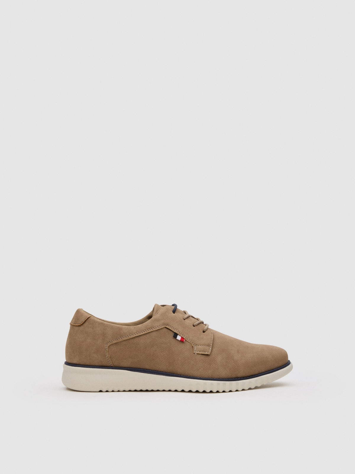 Classic sports shoe light brown