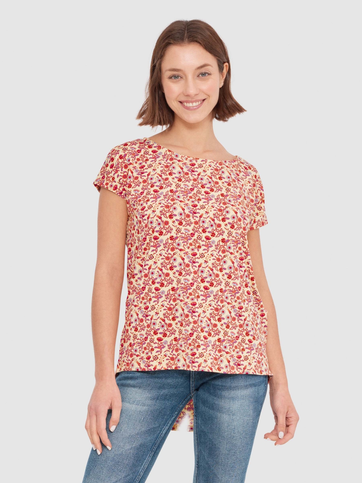 T-shirt de alças floral. areia vista meia frontal