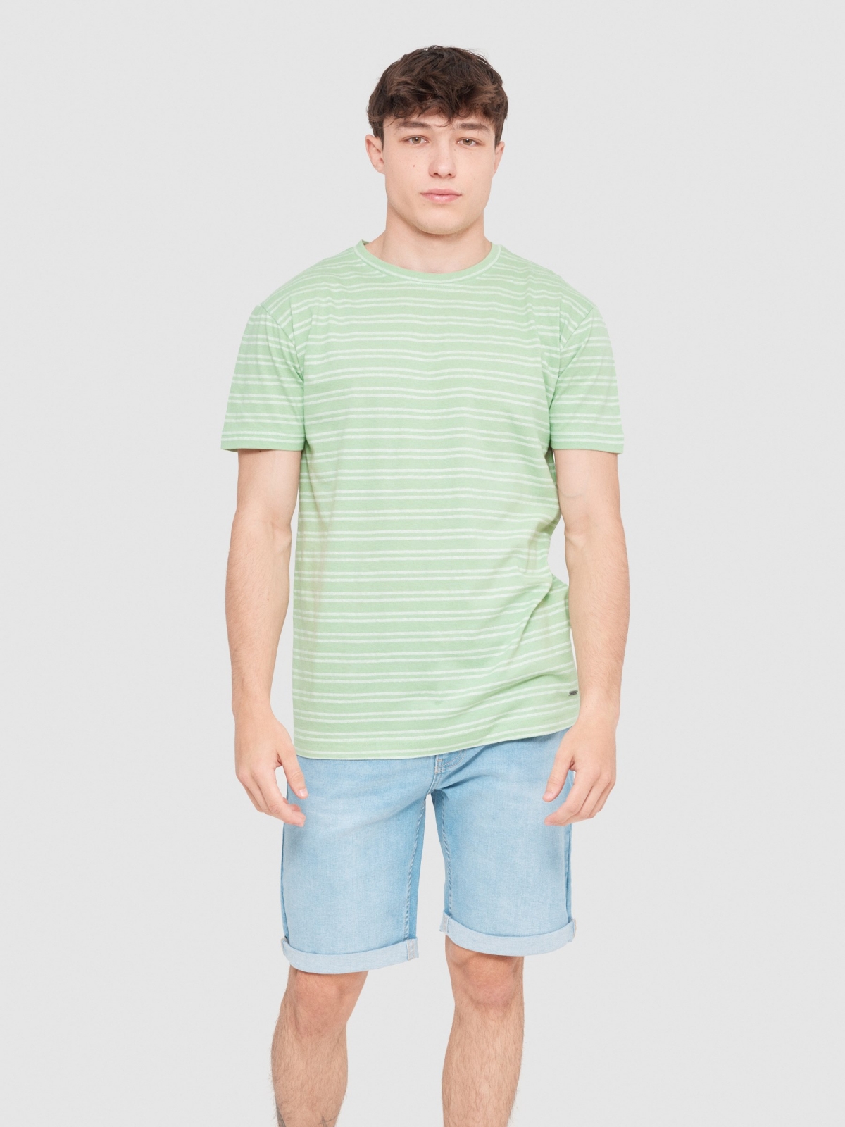 T-shirt às riscas texturada menta vista meia frontal