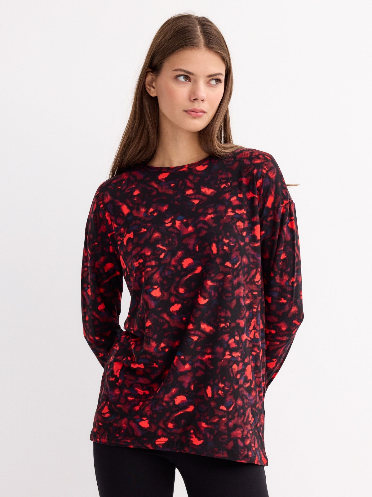 Long sleeve black and red printed t-shirt multicolor middle front view