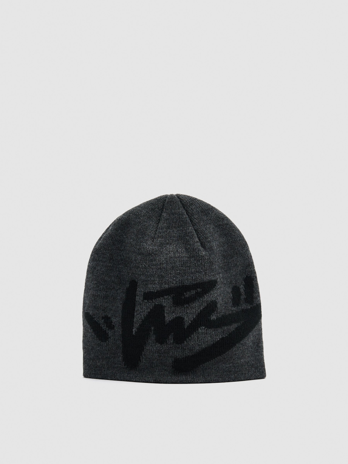 Printed beanie hat grey 45º front view