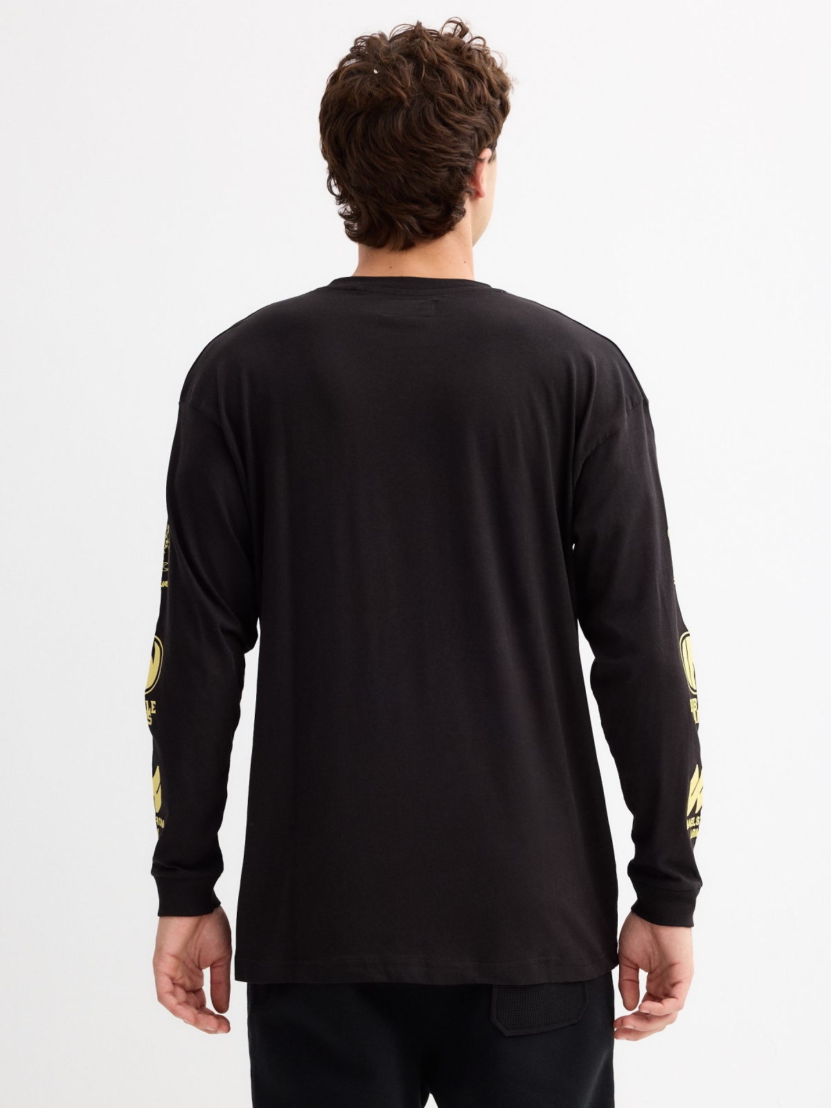 Urban print t-shirt black middle back view