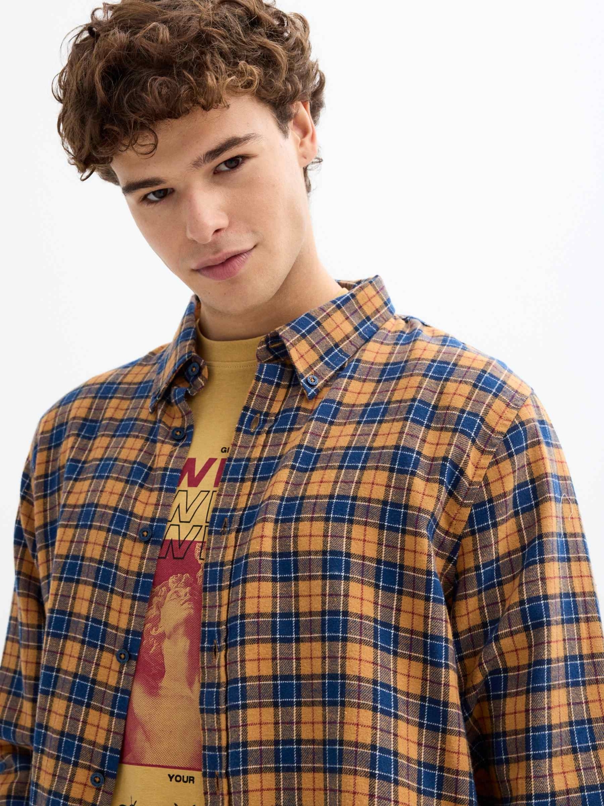 Camisa de flanela xadrez ocre vista detalhe