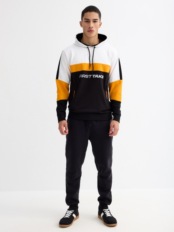 Sweatshirt com capuz desportivo preto vista geral frontal