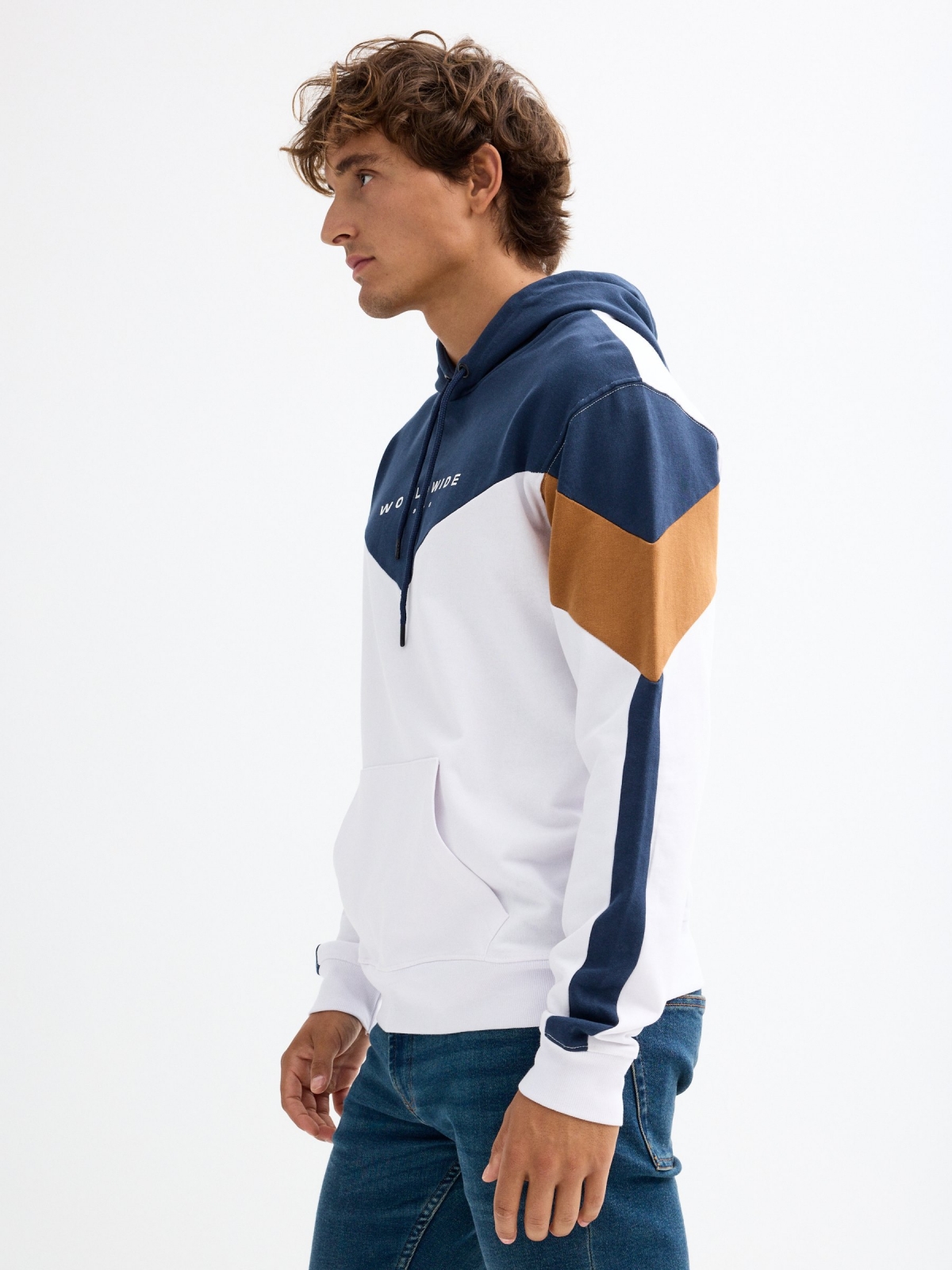 Sudadera capucha deportiva blanco vista detalle