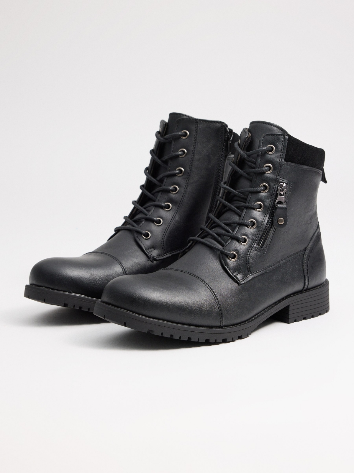 Black boot with zipper detail black 45º front view