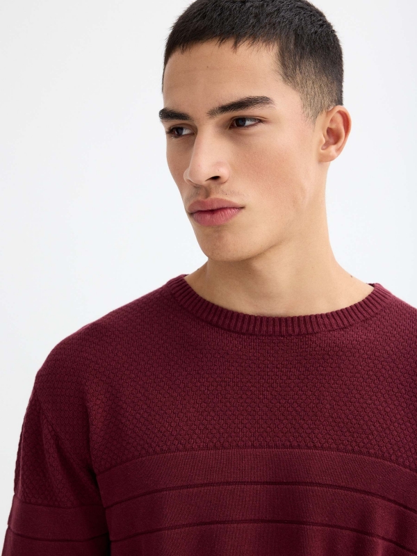 Basic striped texture sweater garnet detail view