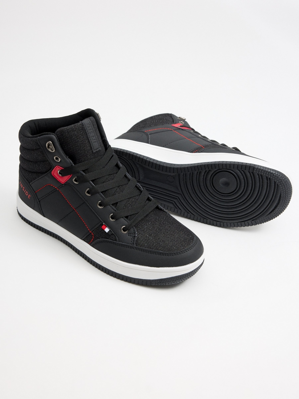 Bota deportiva denim combinada negro vista detalle