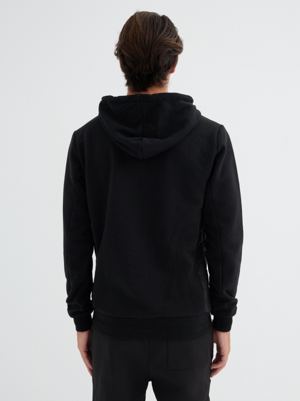 Hoodie combinada preto vista meia traseira