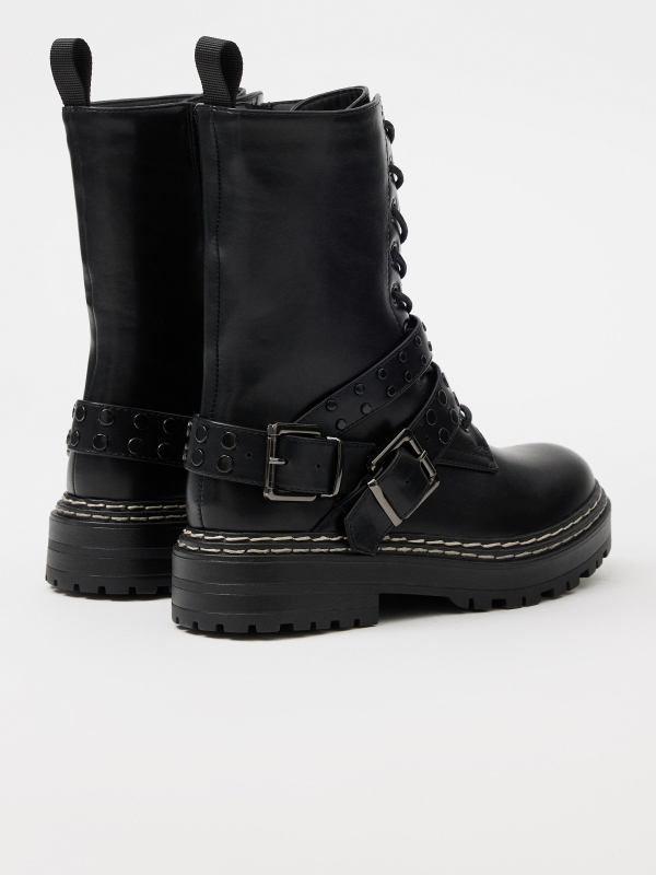 Botins com tiras cravejadas preto