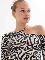 %Pto% T-shirt abstrata assimétrica off white