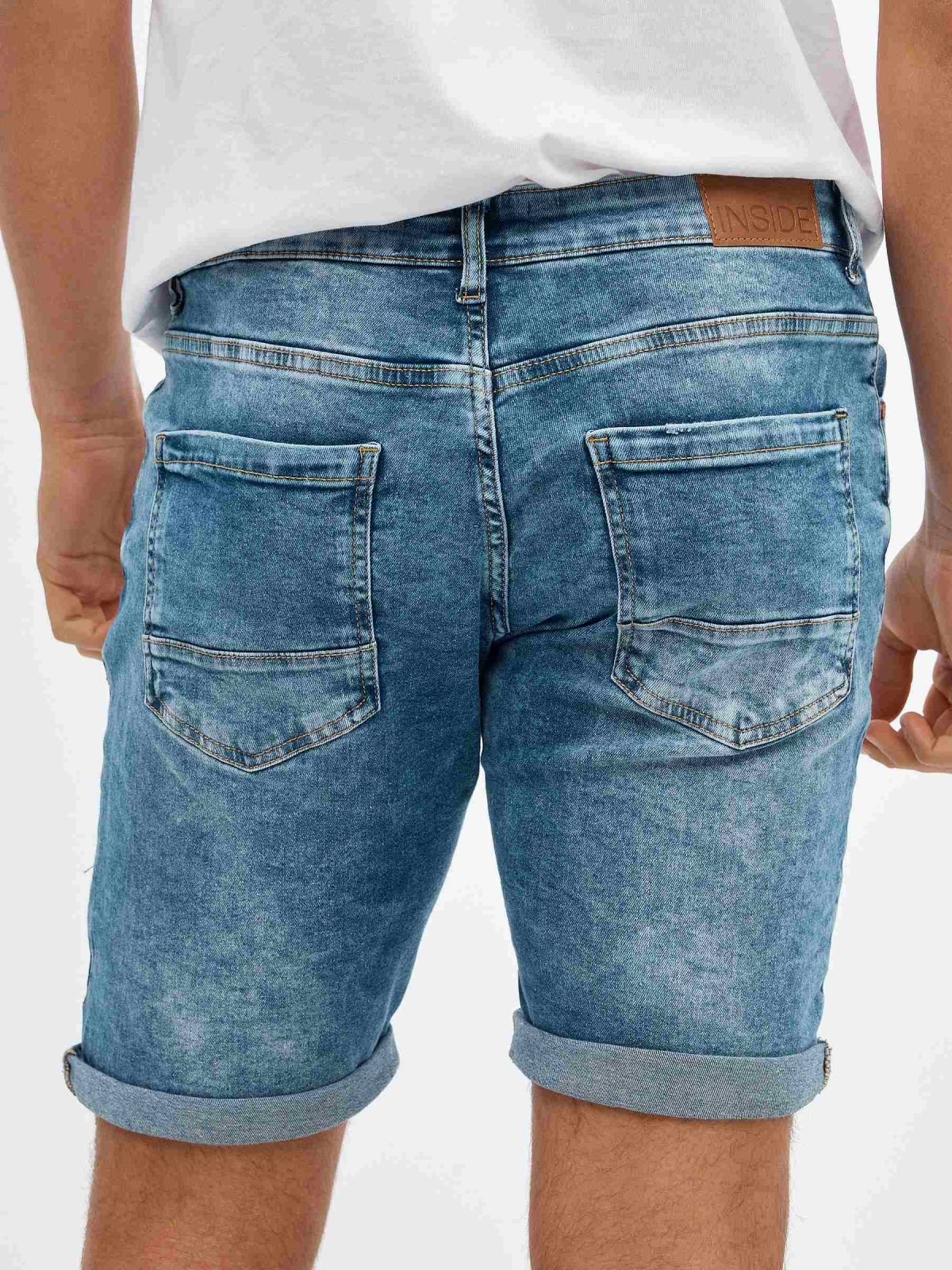 Washed blue denim Bermuda shorts blue detail view