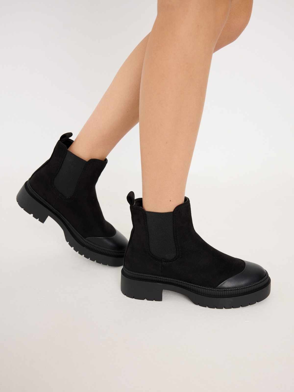 Chelsea ankle boot toe black